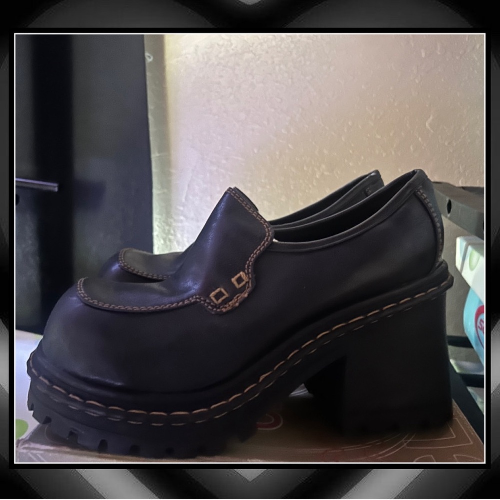 Vintage 90s Y2K Chunky Platforms